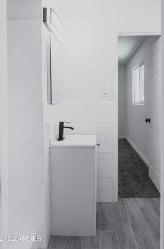 3426 Elm St, Phoenix AZ 85033-1039 exterior