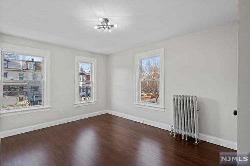 237 7th St, Newark NJ 07107-2728 exterior