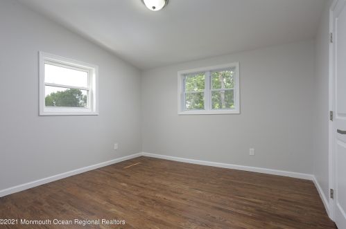 16 Carole Pl, Old Bridge NJ  08857-2502 exterior