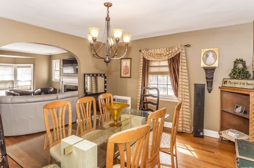 195 Munro Blvd, Valley Stream NY 11581-3439 exterior