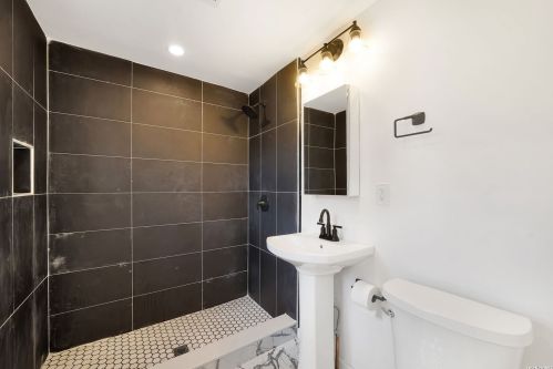 936 Harding St, Bohemia NY 11716-2102 exterior