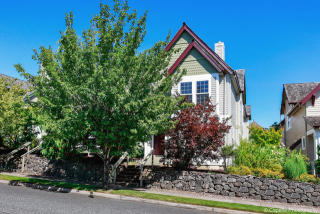 2438 Miller Rd, Portland, OR 97229-8561