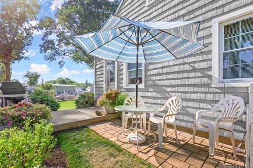 26 Hemlock Dr, Milford CT 06461-2311 exterior