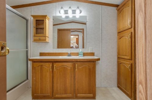 8 Rex Dr, Concord NH 03303-4166 exterior