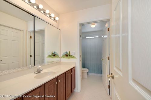 423 Peter Forman Dr, East Freehold NJ 07728-9346 exterior