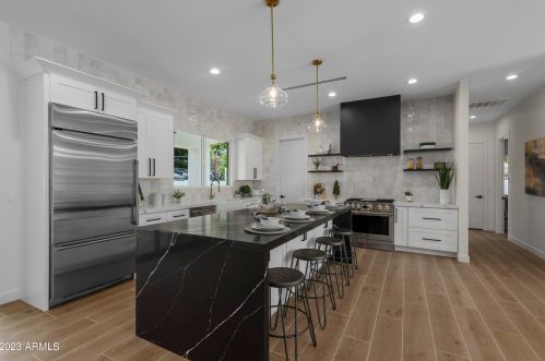 6841 12th Ave, Phoenix AZ  85013-1021 exterior