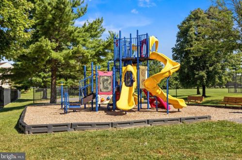 2806 Clear Shot Dr, Silver Spring MD  20906-6207 exterior