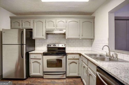 4206 Stillwater Dr, Duluth GA 30096-5596 exterior