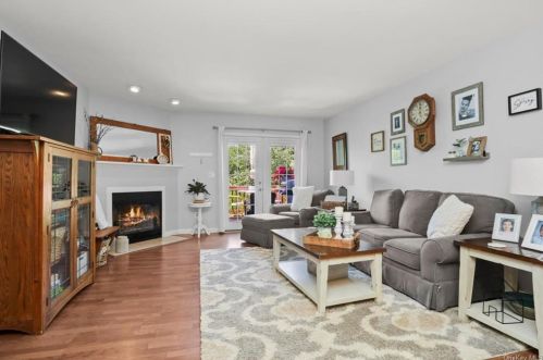 305 Covington Grn Ln, Patterson NY 12563-2412 exterior