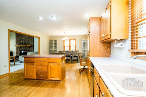 402 Lk St, Berrien Springs MI 49103-1220 exterior