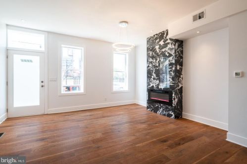 2833 Jackson St, Philadelphia PA  19145-2426 exterior