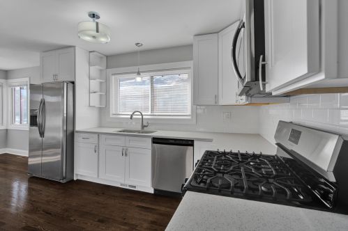 9852 Frst Ave, Chicago IL 60628-1439 exterior