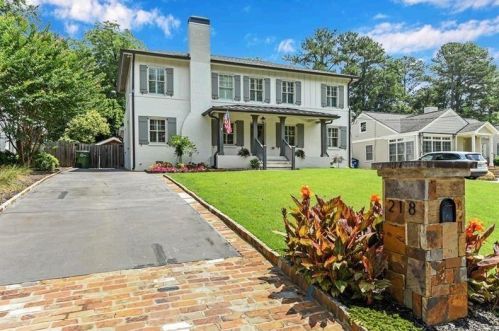 218 Midvale Dr, Atlanta GA  30342-3327 exterior