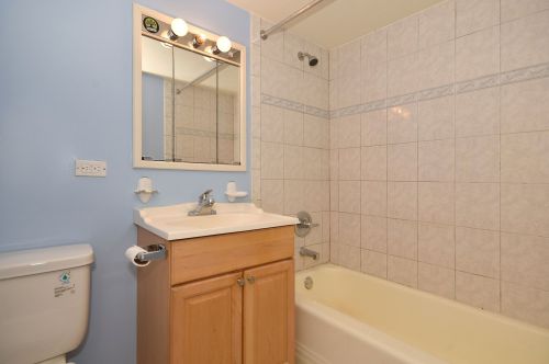 6152 Rosedale Ave, Chicago IL  60646-5345 exterior