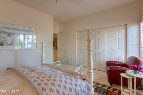 1374 Night Heron Dr, Green Valley AZ 85614-6014 exterior