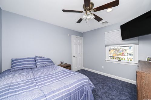 95 Midway St, Babylon NY  11702-4311 exterior