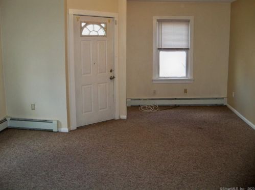 104 Meadow St, Wallingford CT 06492-3614 exterior