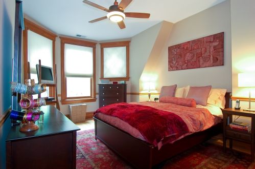 5210 Magnolia Ave, Chicago IL 60660-1405 exterior