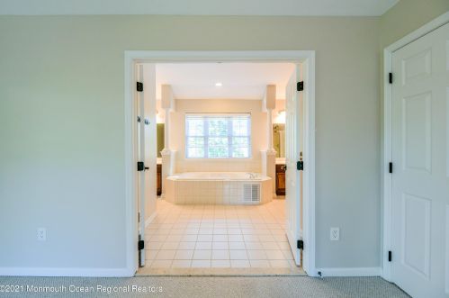 5 Markus Ct, Jackson Twp NJ  08527-2886 exterior