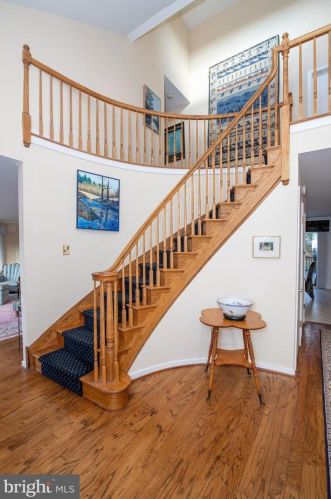 699 Longview Dr, Huntingdon Valley, PA 19006-2221