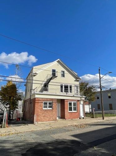 60 Terrace Ave, Providence, RI 02909-3852