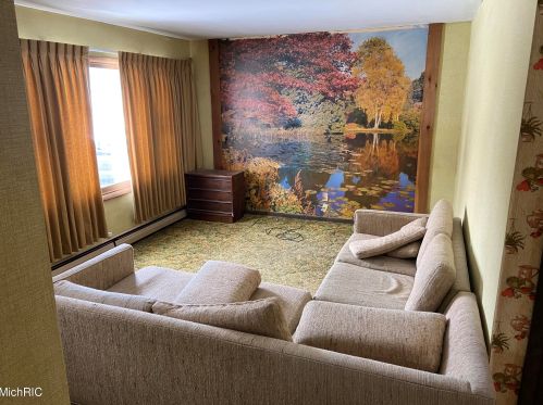 1322 Colburn Ave, Big Rapids MI 49307-1618 exterior