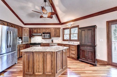 8388 Lake Dr, Lithonia GA  30039-5724 exterior