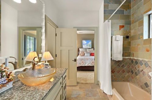 105 Spearpoint Cv, Georgetown TX 78628-6953 exterior