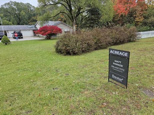 5094 Whitehall Rd, Meskegon, MI 49445-8345