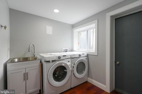 1021 Ellsworth St, Philadelphia PA  19147-4637 exterior