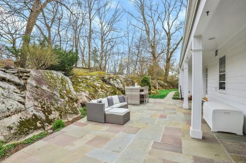 33 Bote Rd, Greenwich CT 06830-4853 exterior