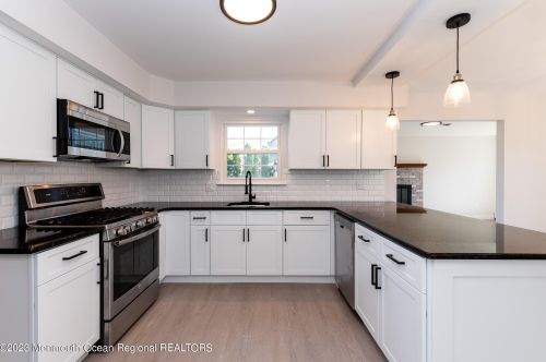 523 Holmes Ave, Lacey NJ  08731-1509 exterior