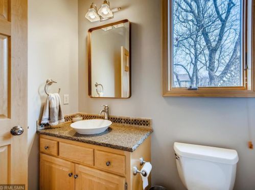 8932 Highview Ln, Saint Paul MN 55125-4921 exterior