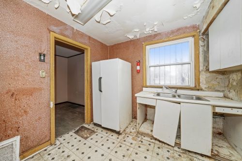 9619 Euclid Ave, Chicago IL 60617-4727 exterior