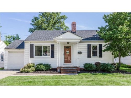 5243 Bridgewater Rd, Cleveland OH  44124-2703 exterior