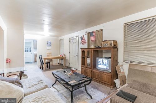 206 Elkinton Ave, Chester PA 19013-4903 exterior