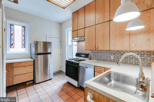 2302 Locust St, Philadelphia PA 19139-4517 exterior