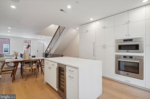 743 Cleveland St, Philadelphia PA  19146-1811 exterior