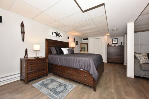 5606 Prt Ave, Milwaukee WI 53223-4121 exterior