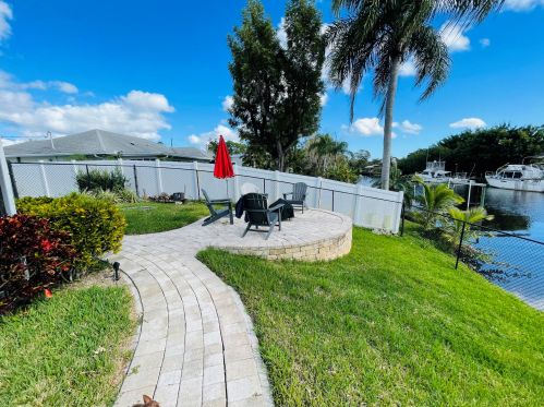 721 Calmoso Dr, Fort Pierce FL 34983-2208 exterior