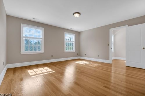 2 Caruso Ct, Bridgewater NJ 08807-2149 exterior