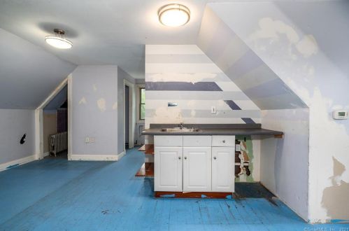 17 Chestnut St, Greenwich CT 06830-5952 exterior