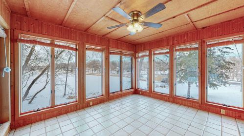 2501 Arc St, Saint Paul MN 55109-1918 exterior