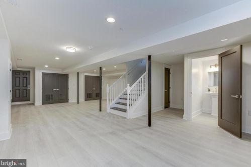 907 Gilbert Rd, Rockville MD  20851-1315 exterior