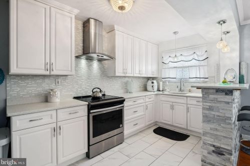 2204 Longshore Ave, Philadelphia PA 19149-1911 exterior