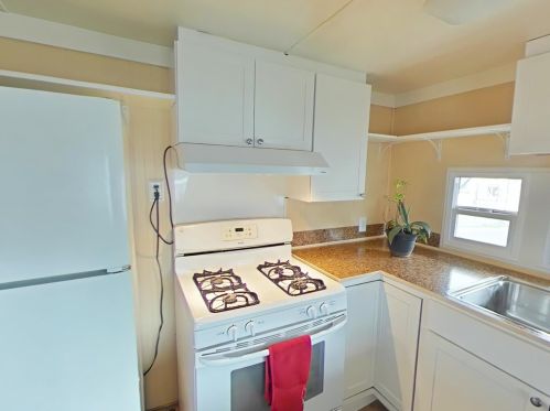 28 Shady Oaks Dr, Folsom CA 95630-1742 exterior