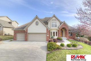 802 Bailey Dr, Omaha NE  68046-7022 exterior