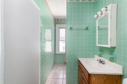 21 Whipple St, Worcester MA 01607-1339 exterior