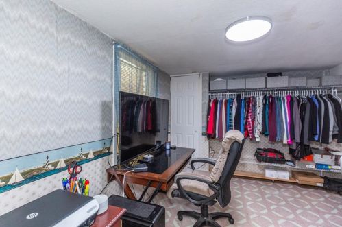 228 Grandview Ave, Woonsocket RI 02895-2752 exterior