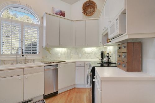 7383 Buccaneer Dr, Grand Rapids MI 49546-9104 exterior